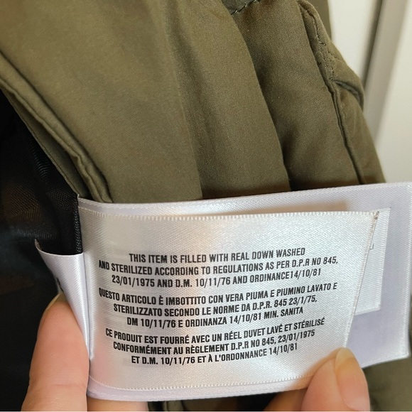 Burberry London Gender Neutral (6Y) Kids Down Puffer Jacket - 100% authentic. - Picture 10 of 11